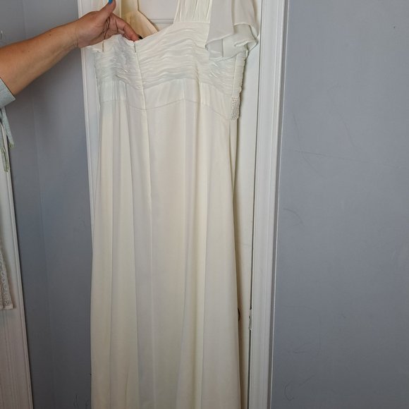 Creme Colored Wedding Dress-Size 20 - Picture 8 of 9
